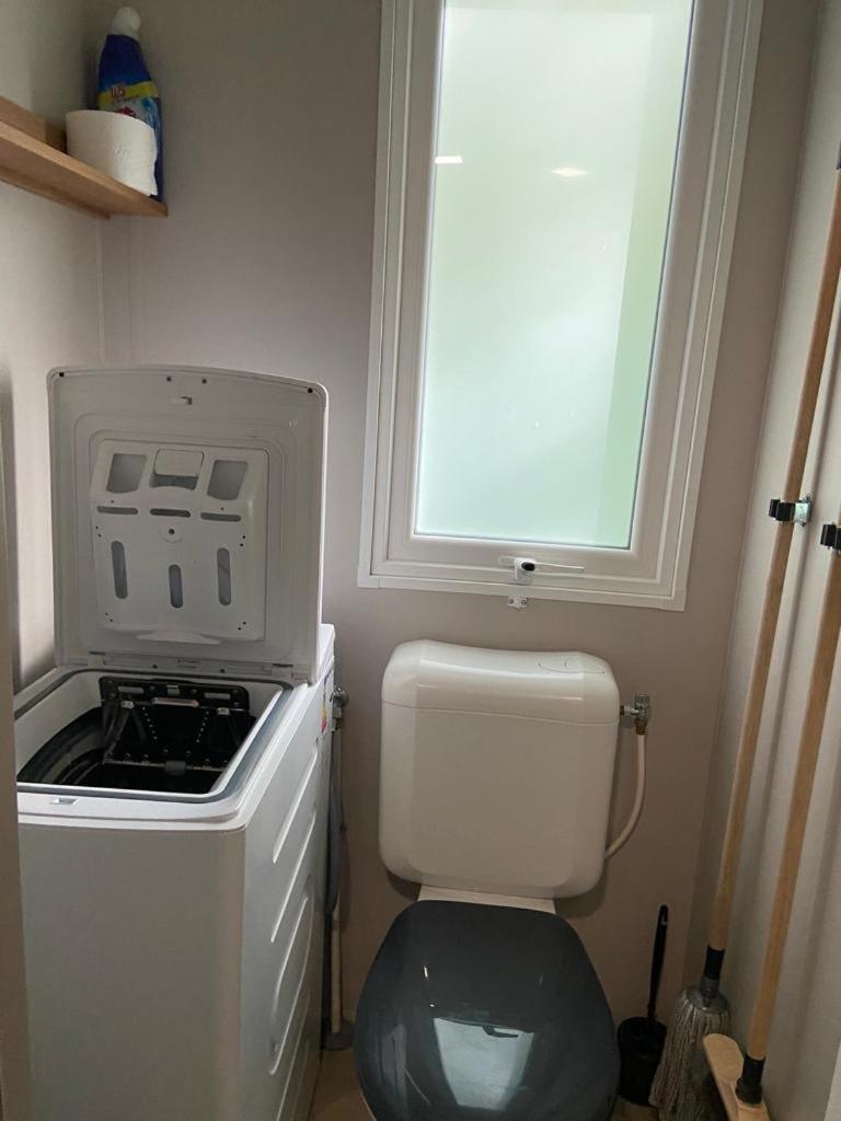 Mobil Home Aventura 6-8 Personnes Tout Confort Saint-Brévin-les-Pins Exteriör bild